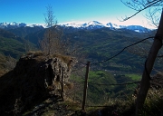 23 con paletti di legno e cavi d'acciaio...